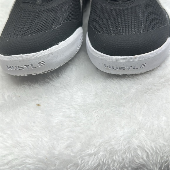 Toddlers Nike Tennis shoes size 13.5C - Picture 7 of 7